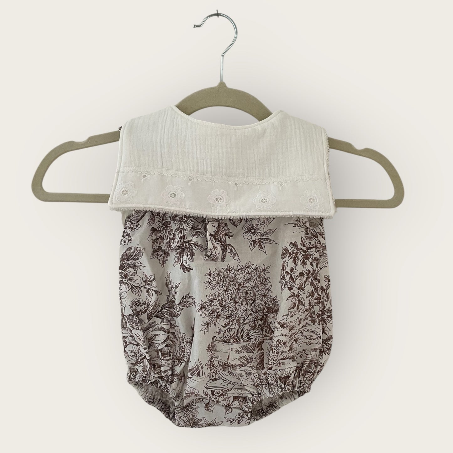 Bavoir Chic Broderie anglaise