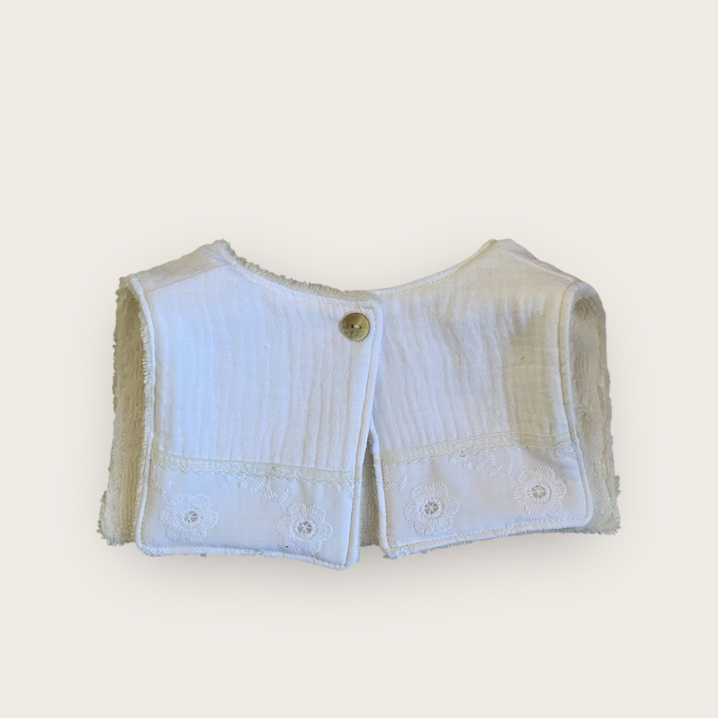 Bavoir Chic Broderie anglaise
